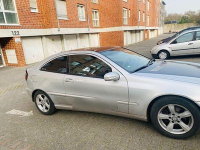 Gebraucht Mercedes C200 163 PS (119 kW) 2001 Silber Coupé