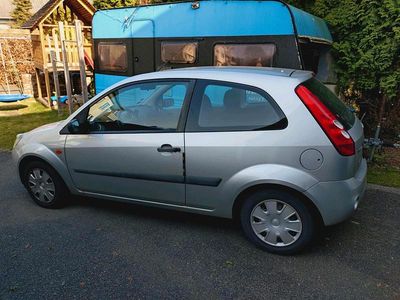 Gebraucht Ford Fiesta 60 PS (44 kW) 2007 Silber Kleinwagen
