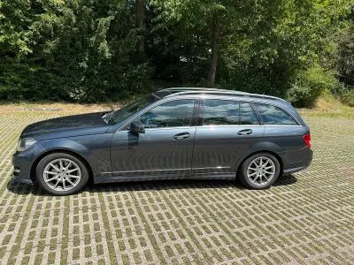 Gebraucht Mercedes C180 156 PS (114 kW) 2012 Grau Kombi