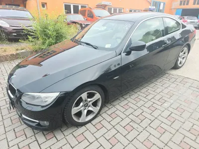 Gebraucht BMW 325 Comfort Edition 218 PS (160 kW) 2010 Schwarz Coupé