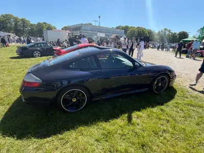 Begagnad Porsche 911 Carrera 4S 320 HK (235 kW) 2003 Blå Sportkupé