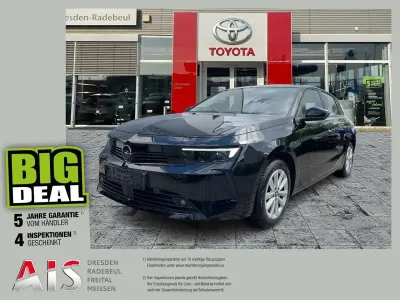 Gebraucht Opel Astra Elegance 131 PS (96 kW) 2023 Lackierung schwarz perla nera/typ a Kleinwagen