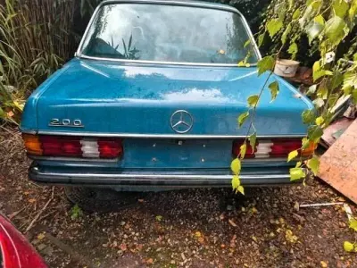 Gebraucht Mercedes 200 94 PS (69 kW) 1979 Blau Limousine