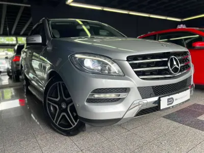 Gebraucht Mercedes ML350 258 PS (189 kW) 2012 Iridiumsilber  metalliclack SUV