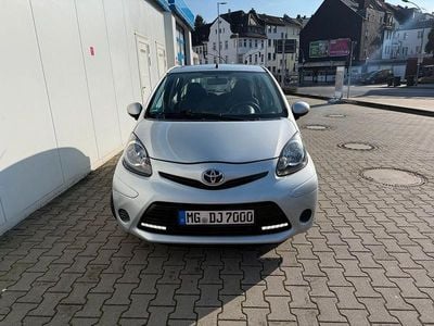 Gebraucht Toyota Aygo Connect Style 68 PS (50 kW) 2013 Silber Kleinwagen
