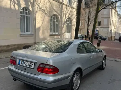 Gebraucht Mercedes CLK200 136 PS (100 kW) 1998 Silber Coupé