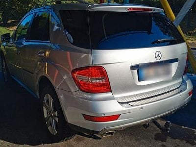 Gebraucht Mercedes ML350 231 PS (169 kW) 2011 Silber SUV