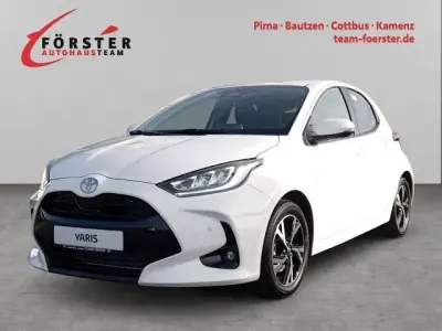 Gebraucht Toyota Yaris Hybrid 116 PS (85 kW) 2026 Weiß Limousine