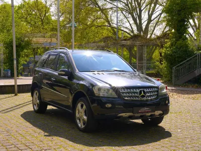 Gebraucht Mercedes ML320 AMG 224 PS (164 kW) 2007 Schwarz SUV