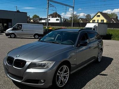 Usata BMW 318 143 CV (105 kW) 2012 Grigio Station wagon