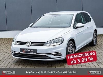 Weiß Gebraucht 2017 VW Golf Sound Limousine | 10.990 € (Fairer Preis)