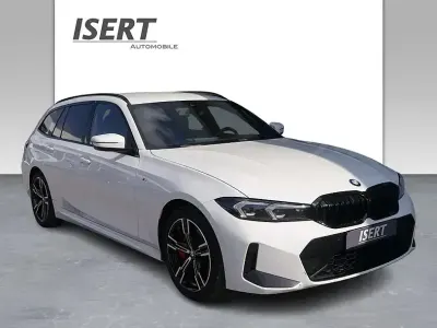 Gebraucht BMW 330 Sport Line 286 PS (210 kW) 2023 Alpinweiss iii Kombi