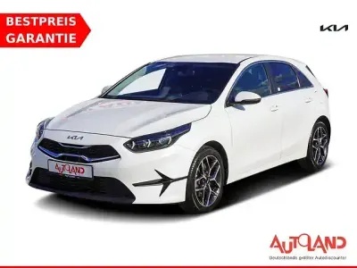 Gebraucht Kia Ceed Spirit 160 PS (117 kW) 2023 Deluxeweiss metallic Kleinwagen