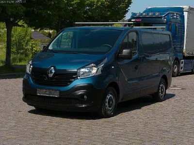 Gebraucht Renault Trafic Komfort 125 PS (91 kW) 2017 Blau Van / Kleinbus