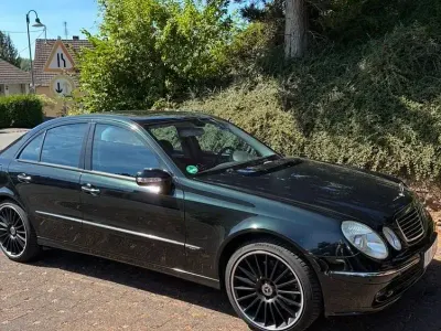 Gebraucht Mercedes E350 Avantgarde 272 PS (200 kW) 2005 Schwarz Limousine