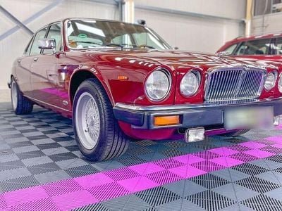 Second-hand Jaguar XJ Sovereign 205 CP (150 kW) 1985 Roșu Berlinǎ