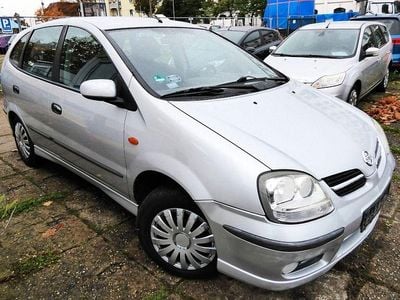 Nissan Almera Tino
