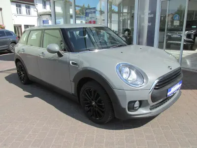 Gebraucht Mini ONE 102 PS (75 kW) 2019 Moonwalk grey met. 0b71 Kleinwagen