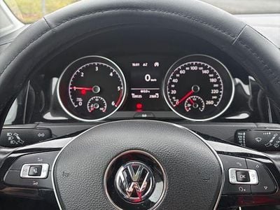 Grau Gebraucht 2018 VW Golf VII Comfortline Kombi | 11.150 € (Guter Preis)