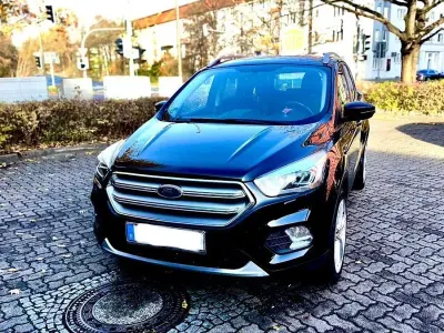 Gebraucht Ford Kuga 150 PS (110 kW) 2019 Schwarz SUV