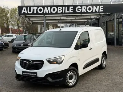 Gebraucht Opel Combo Selection 102 PS (75 kW) 2022 Weiß Van / Kleinbus