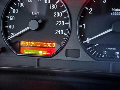 Gebraucht BMW 318 140 PS (102 kW) 1999 Blau Cabrio