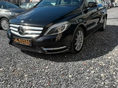 Gebraucht Mercedes B200 136 PS (100 kW) 2014 Schwarz Kleinwagen