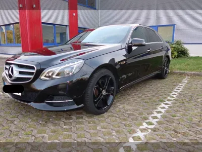 Gebraucht Mercedes E200 Avantgarde 136 PS (100 kW) 2013 Schwarz Limousine
