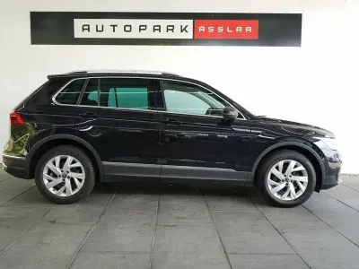 Gebraucht VW Tiguan Elegance 150 PS (110 kW) 2022 Deep black perleffekt SUV