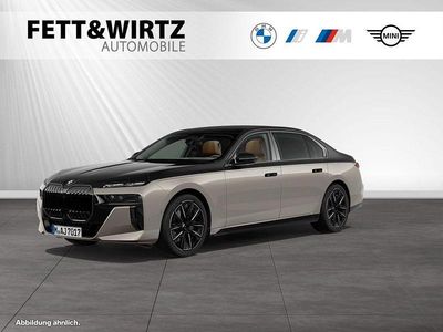 Gebraucht BMW 740 M Sport 299 PS (219 kW) 2025 Oxidgrau metallic Limousine