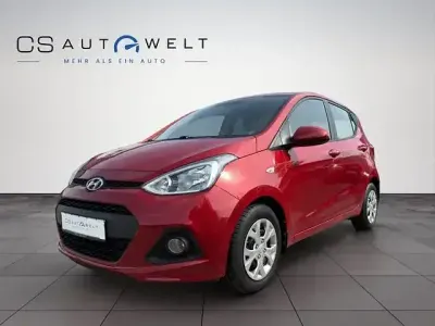Gebraucht Hyundai i10 Style 87 PS (63 kW) 2015 Rot Kleinwagen