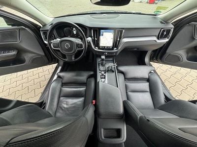 Gebraucht Volvo V60 190 PS (139 kW) 2019 Grau Kombi