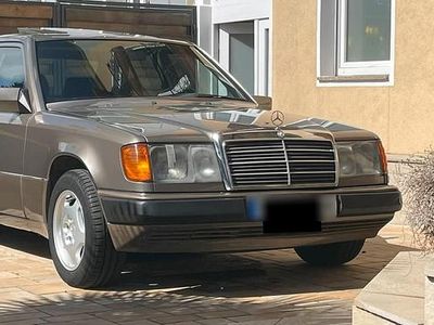 Second-hand Mercedes 200 75 CP (55 kW) 1992 Maro Berlinǎ