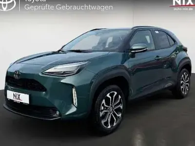 Neu Toyota Yaris Cross 130 PS (95 kW) 2026 Grün SUV