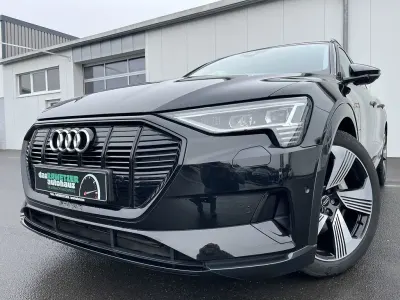 Gebraucht Audi e-tron Advanced Plus 300 kW (408 PS) 2022 Mythosschwarz SUV