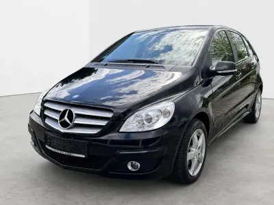 Używany Mercedes B200 136 KM (100 kW) 2009 Czarny Minivan