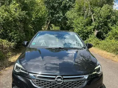 Gebraucht Opel Astra Edition 150 PS (110 kW) 2016 Schwarz Limousine