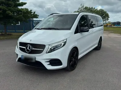 Gebraucht Mercedes V220 Edition 163 PS (119 kW) 2022 Weiß Van / Kleinbus