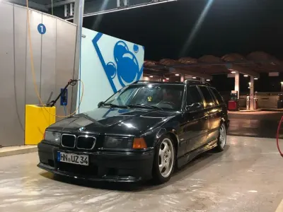 Gebraucht BMW 323 M Sport 170 PS (125 kW) 1998 Schwarz Kombi