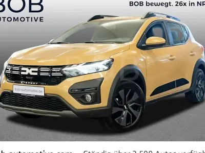 Gebraucht Dacia Sandero Expression 91 PS (66 kW) 2025 Zedergrün (grün) Kleinwagen