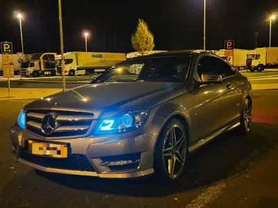 Gebraucht Mercedes C250 204 PS (150 kW) 2011 Silber Coupé