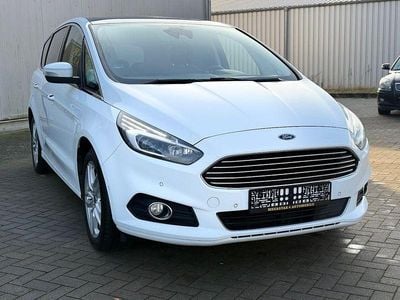 Gebraucht Ford S-MAX Titanium 179 PS (131 kW) 2017 Weiß Van / Kleinbus