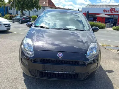 Gebraucht Fiat Grande Punto Active 77 PS (56 kW) 2013 Black sapphire metallic Kleinwagen