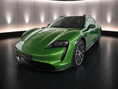 Begagnad Porsche Taycan Cross Turismo 350 kW (476 HK) 2023 Grön Sedan