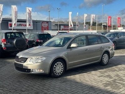Gebraucht Skoda Superb Active 105 PS (77 kW) 2011 Gold Kombi