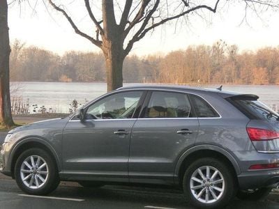 Grau Gebraucht 2015 Audi Q3 Ambiente SUV | 13.900 € (Fairer Preis)