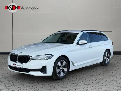Second-hand BMW 520 Sport Line 190 CP (139 kW) 2023 Alb Berlinǎ