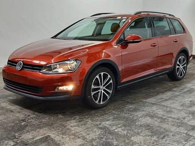 Second-hand VW Golf VII 105 CP (77 kW) 2014 Roșu Break