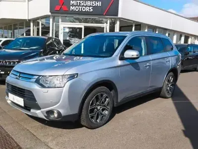 Gebraucht Mitsubishi Outlander Intense 150 PS (110 kW) 2014 Silber SUV
