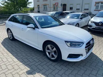 Gebraucht Audi A4 Advanced 163 PS (119 kW) 2022 Weiß Kombi